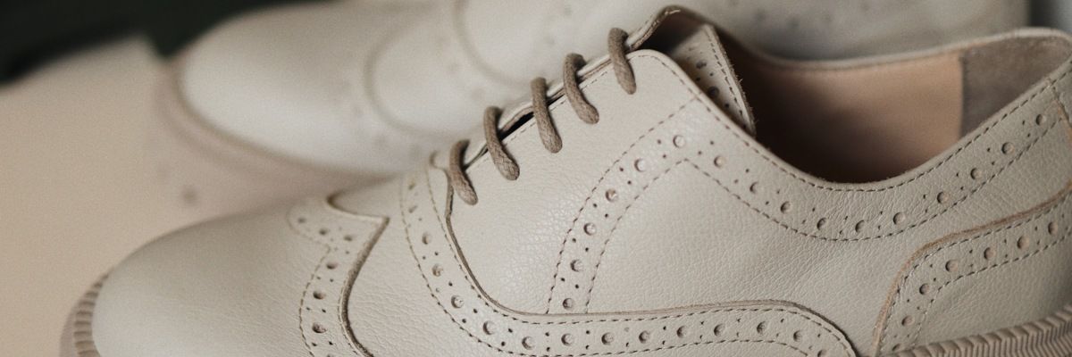 Leather Oxford shoes: From the beginning to the present