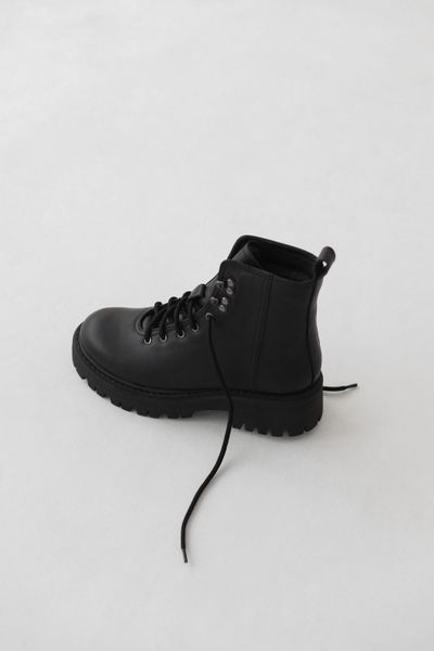 Black Boots Skates