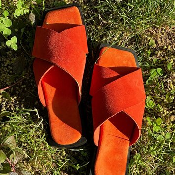 Orange flip-flops < span > -  EU 36